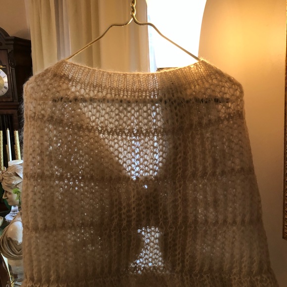 Beige-Tan Shoulder Wrap - Picture 4 of 5